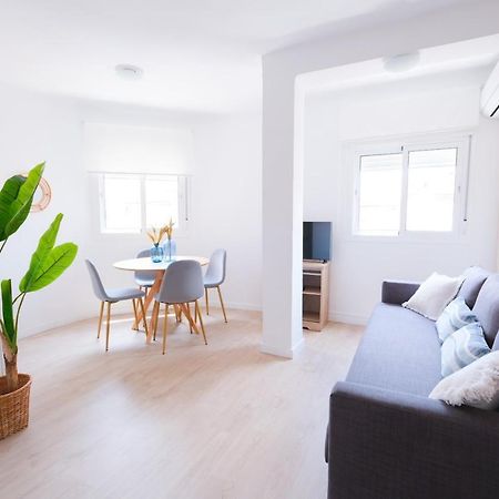 Lovely Apartment Malaga Exterior photo