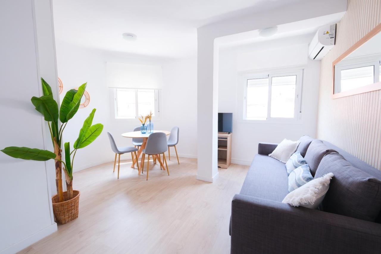 Lovely Apartment Malaga Exterior photo